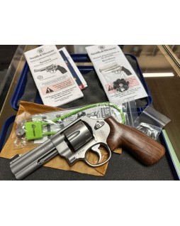 NEUF - Revolver Smith et...